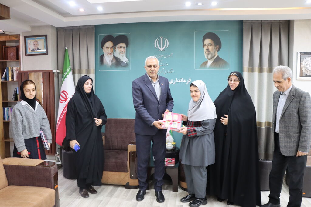 نوجوانان عضو کانون سلماس پای میز گفت‌وگو با فرماندار؛ از مطالبه‌گری تا آینده‌سازی