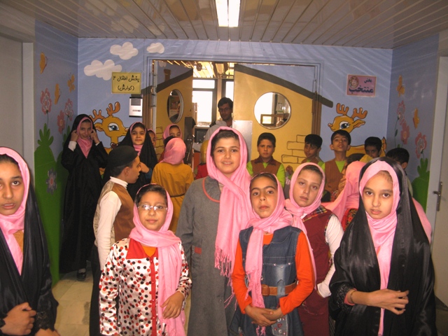 عیادت اعضا مرکز زیار از کودکان مرکز آموزشی درمانی امام حسین(علیه السلام) -  کانون
