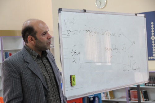 برگزاری دوره ی آموزش شیوه های نقد ادبی در کانون استان
