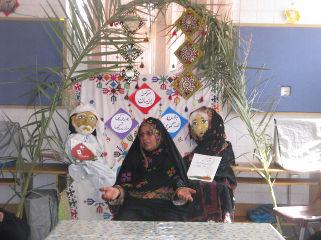 جشنواره‌ی قصه‌گویی پدربزرگ‌ها و مادربزرگ‌ها در مراکز فرهنگی‌هنری کانون استان در حال برگزاری است 