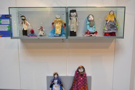 میهمانی عروسک‌های اقوام ایرانی در خیابان حجاب