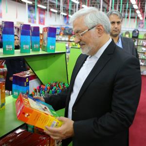 بازدید مدیرعامل کانون از نمایشگاه نوشت‌افزار ایران‌نوشت
